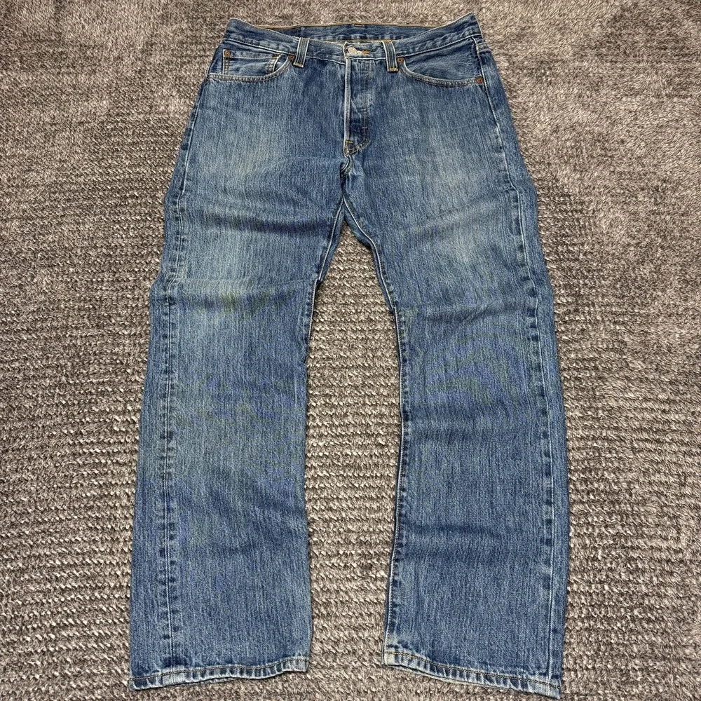 Levis 501 Mens Jeans 33x32 Straight Fit Button Fly Medium‎ Wash Denim
